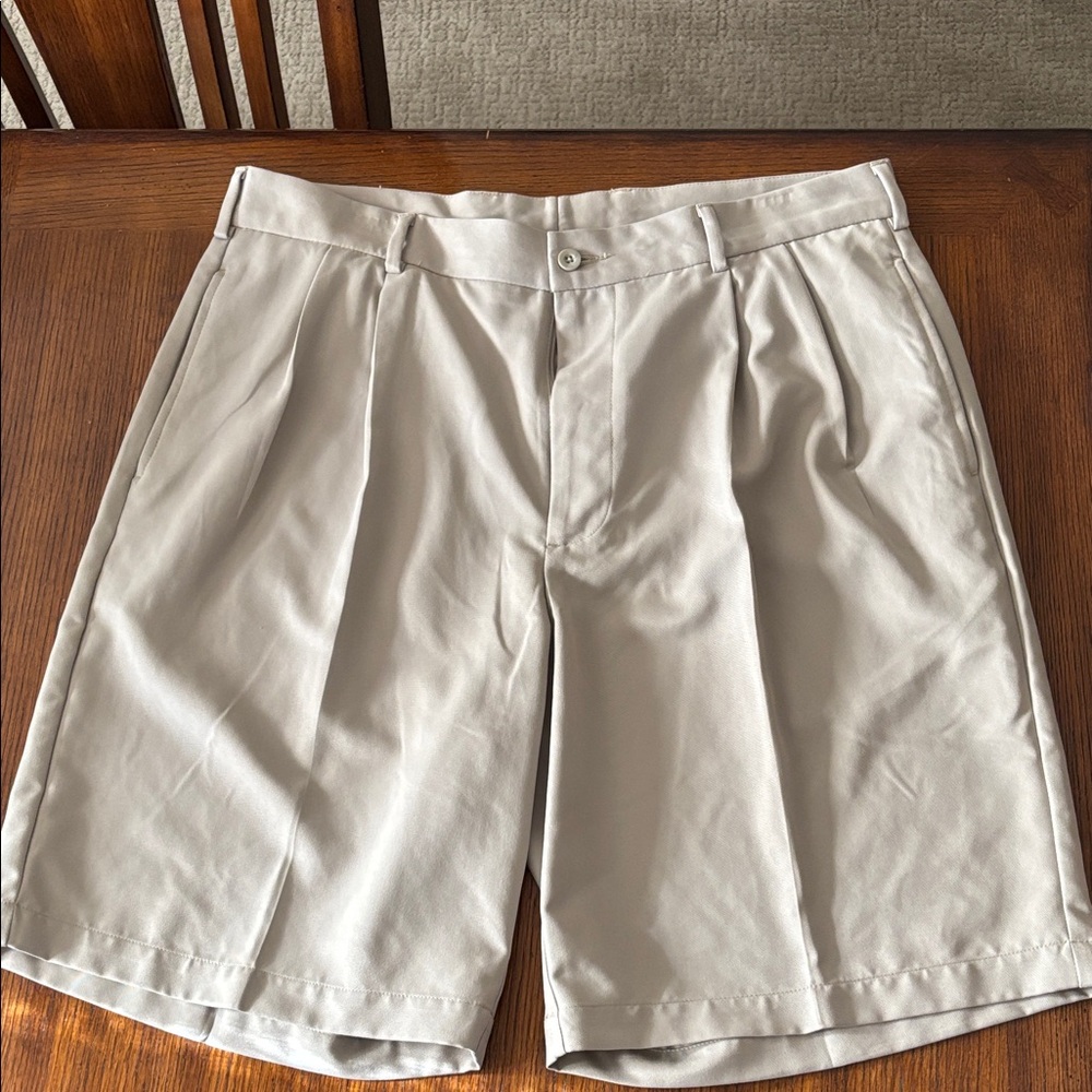 Men's Pleated Front Golf Shorts